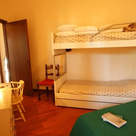 Van Gogh Vincent Apartment Stresa