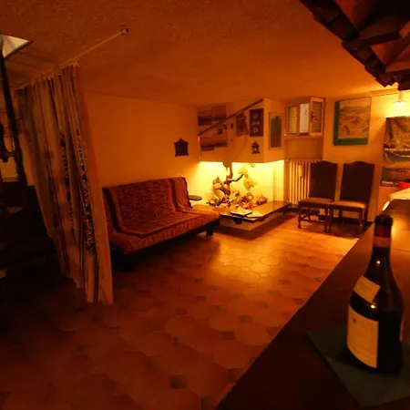 Apartment Van Gogh Vincent *